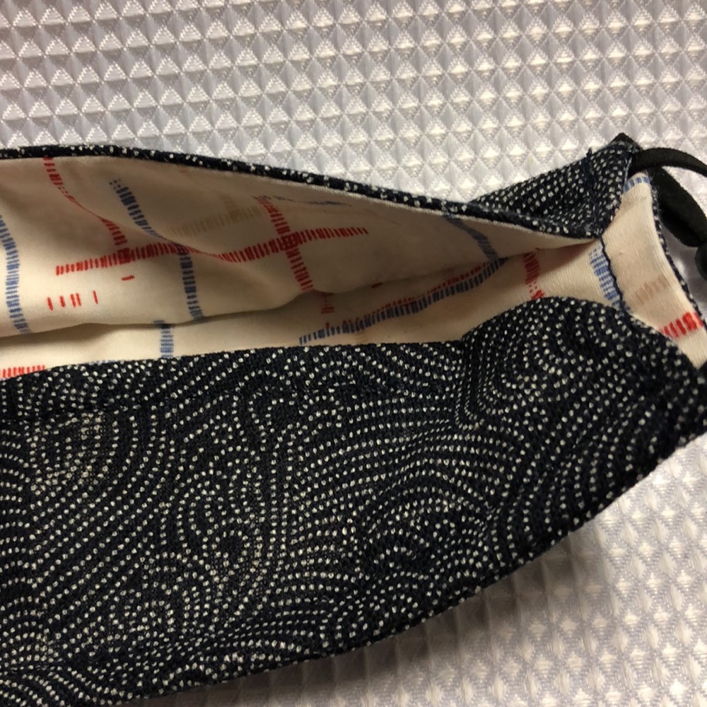 2 Masks: Tan Geometric & Black Micron Dot Elastic Bi-fold & 1 White Clip Holder - Picture 6 of 10